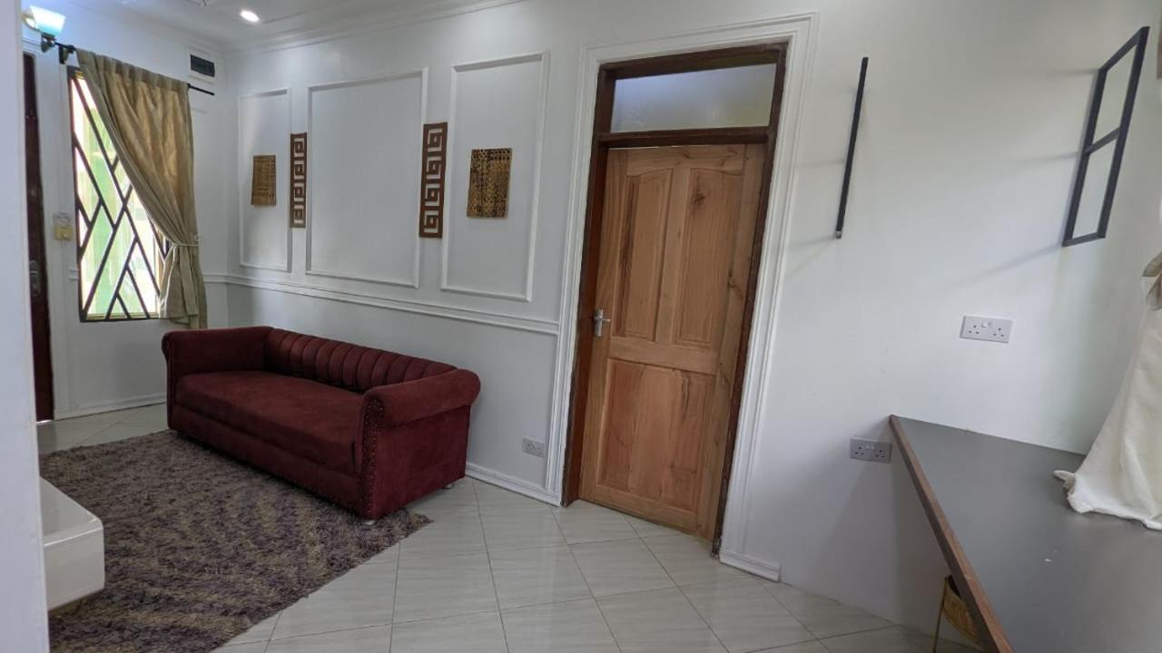 Babajay Family Home Дар ес Саалам Екстериор снимка
